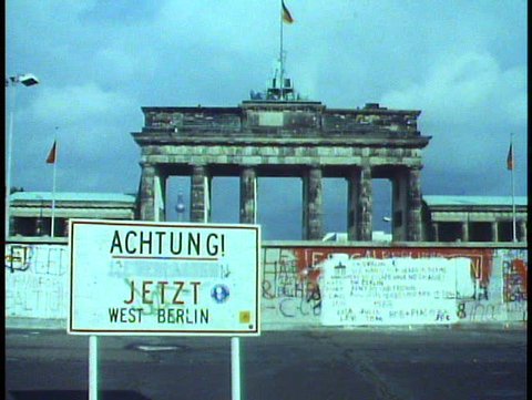 WEST BERLIN, WEST GERMANY, 1988, Achtung, graffiti Berlin Wall, Brandenburg gate