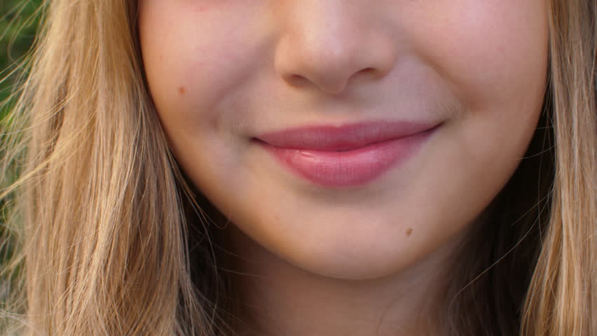 Close Up Teenage Girl With の動画素材 ロイヤリティフリー Shutterstock