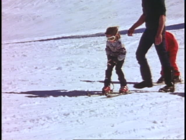 YOSEMITE NATIONAL PARK, CALIFORNIA, 1978, children learn to ski, boy try's to ski