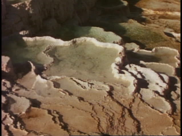 YELLOWSTONE NATIONAL PARK, WYOMING, 1978, Mammoth Hot Springs, tilt up pools