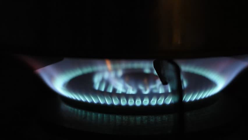 Full HD 1080p 60 pfs clip of flames from a stove top taken in complete darkness | Shutterstock HD Video #1015494547