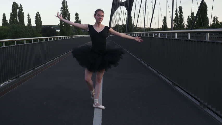 Tillid nål helt bestemt Ballet Dancer Walking Gracefully and Stock Footage Video (100%  Royalty-free) 1015550311 | Shutterstock