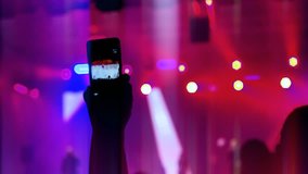 record video on your smartphone at the concert