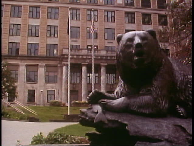 JUNEAU, ALASKA, 1989, Capitol Building, State of Alaska, bronze bear in front