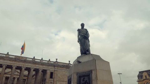 Simon Bolivar statue in slow motion