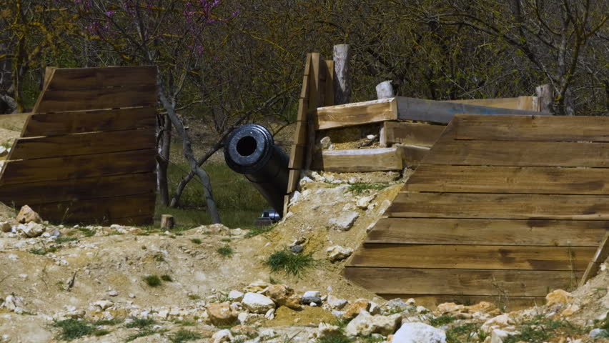 The cannon of the 18th century is involved in the defense of the city. Defensive structure, using firearms. 
