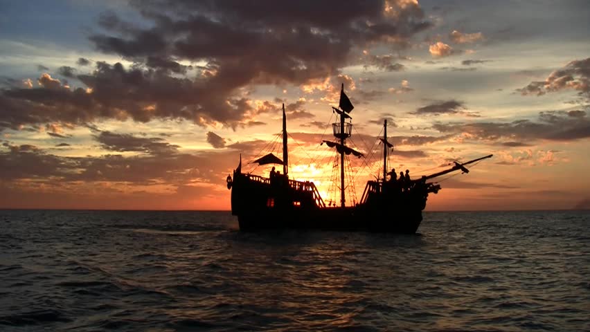 Pirate Ship at Sunset in Stock Footage Video (100% Royalty-free) 1016648092  | Shutterstock