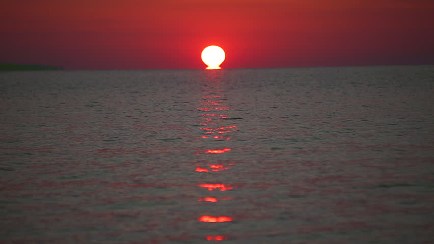 Красное Солнце Фото