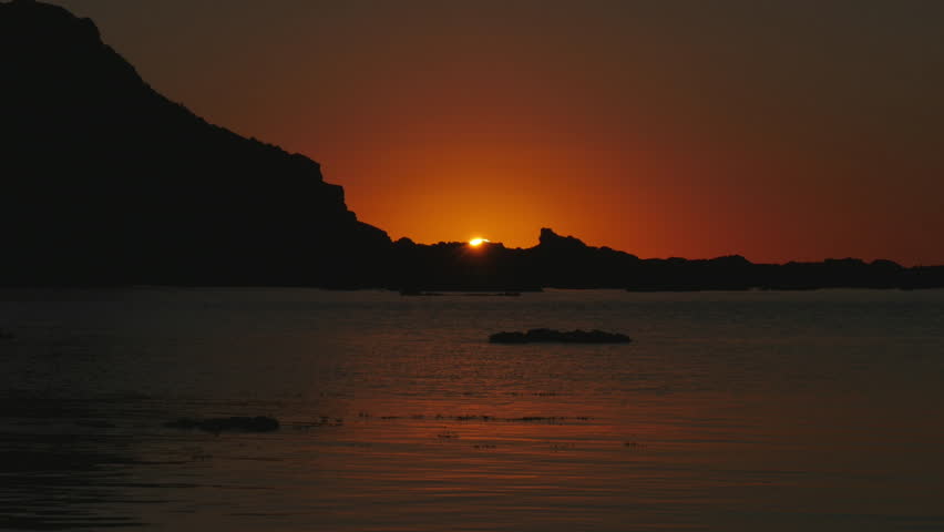 Sunlight setting behind coastal rocks image - Free stock photo - Public ...