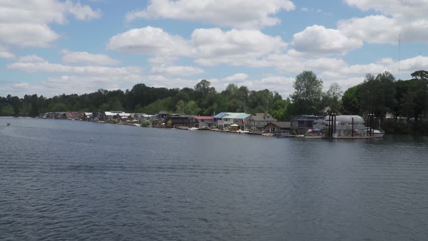 Homes at the Willamette River in Portland Oregon.