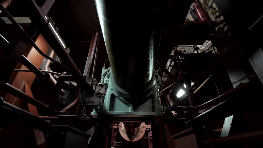 Propeller shaft and thrust bearing of ship