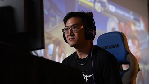 SACRAMENTO - APRIL 1: eSports athlete Bruce Yu-lin Gamerbee Hsiang playing Street Fighter V match at video game tournament NCR NorCal Regionals 2018.