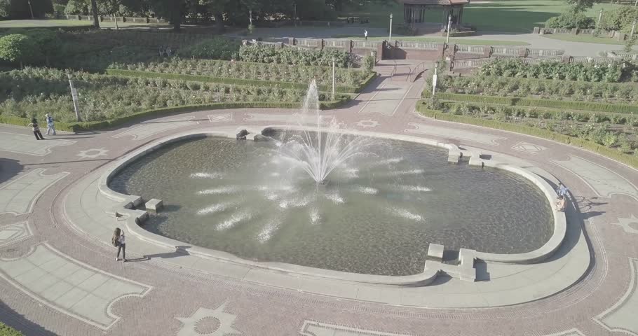 Peninsula Park located on Rosa Parks Way in Portland Oregon place for picnics baseball, wading, and roses