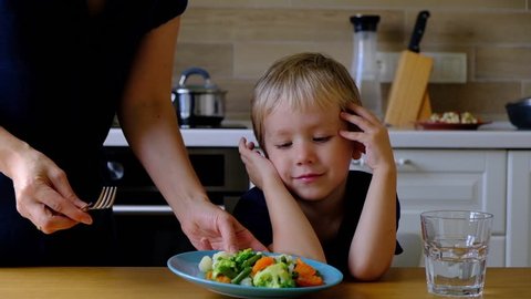 Four year old boy refusing to eat vegetables