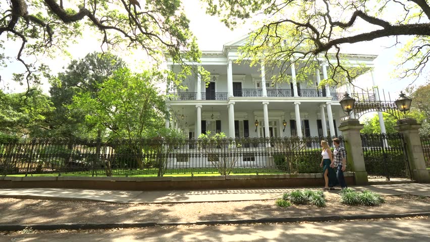 Couple Admires French Quarter House, New Orleans