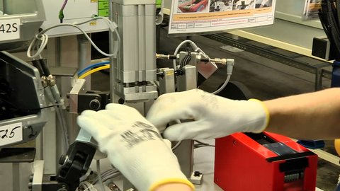 Production of components for the production of cars