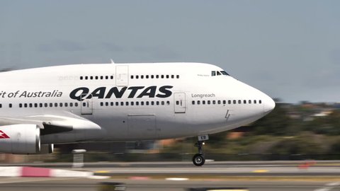 QANTAS BOEING 747-400 VH-OEB at SYDNEY AIRPORT AUSTRALIA - September 23, 2017