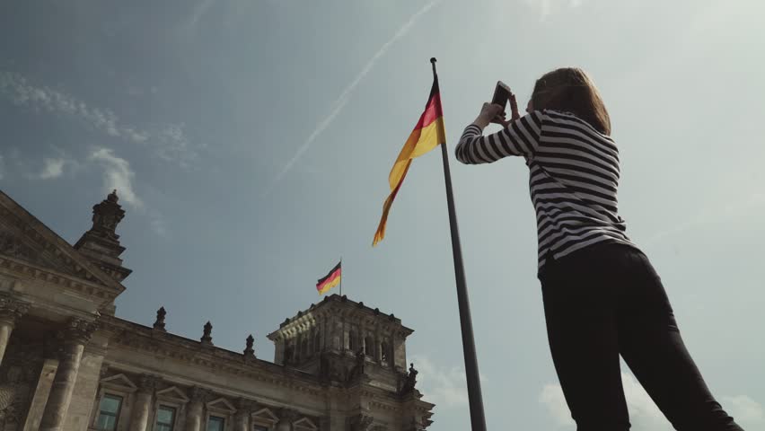 Girl takes video of the Reichstag building