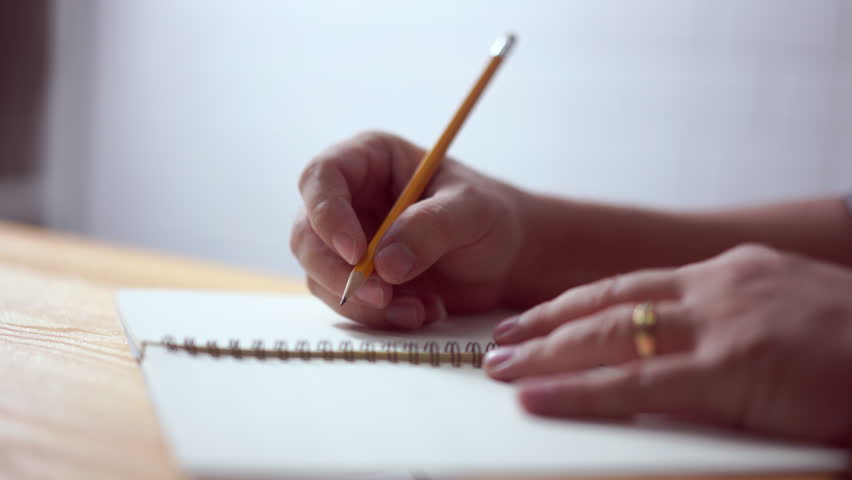 Школьник пишет. Writing 9 11. Writing. Пишет эссе фон. Reading and writing skills.