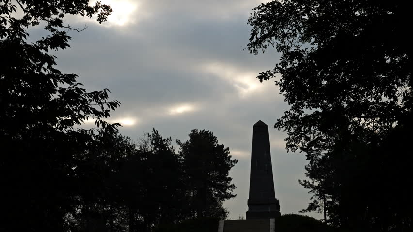 World War One heritage sites in Belgium :  Buttes New British cemetery, australian memorial obelisk 