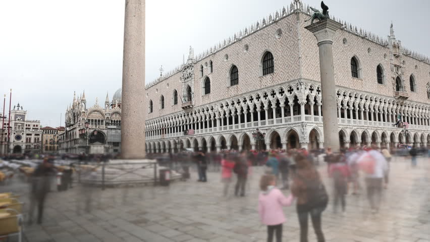 Time lapse of St. Mark’s square in marvelous Venice in autumn or winter.