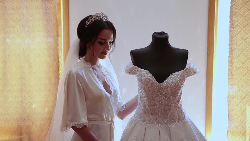 Very Beautiful Girl Touches Her 스톡 동영상 비디오(100% 로열티 프리) 1019302243 | Shutterstock