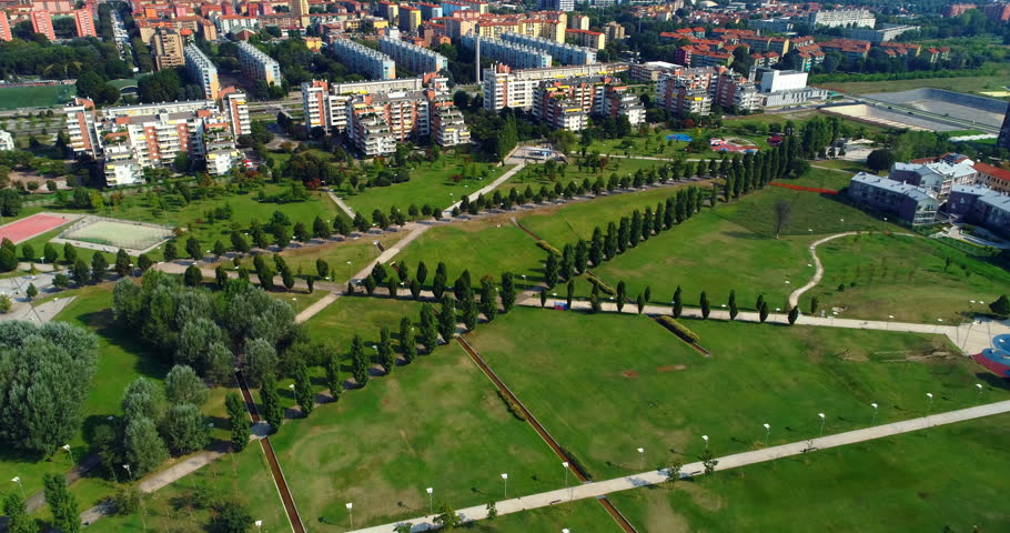Aerial view of cross park in the city on a sunny day