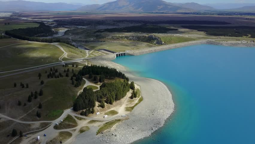 Wanaka Lake, New Zealand - Tracking shot
