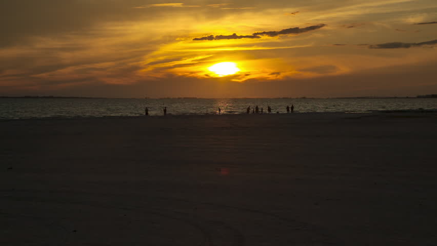 Sunset on the golf of mexico in Ft. Myers, Florida, USA. View from the Outrigger Hotel Beach.