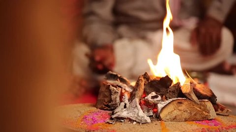 Hindu Ritualshavan Kundfire Worship Rituals Wedding Stock Footage Video  (100% Royalty-free) 1020386500 | Shutterstock