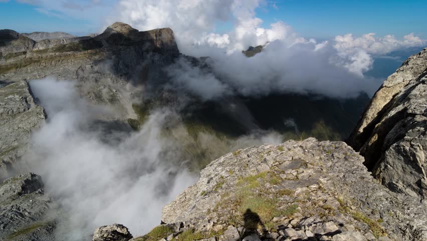 Views of a sea of clouds in the Pyrenees from the Petrechema peak time lapse