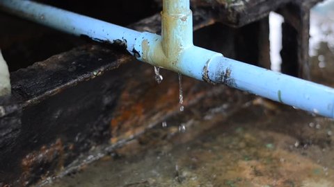 Water leaks out of PVC water pipes.
Because of the rainy machinery affecting the world And the environment Requires urgent maintenance
