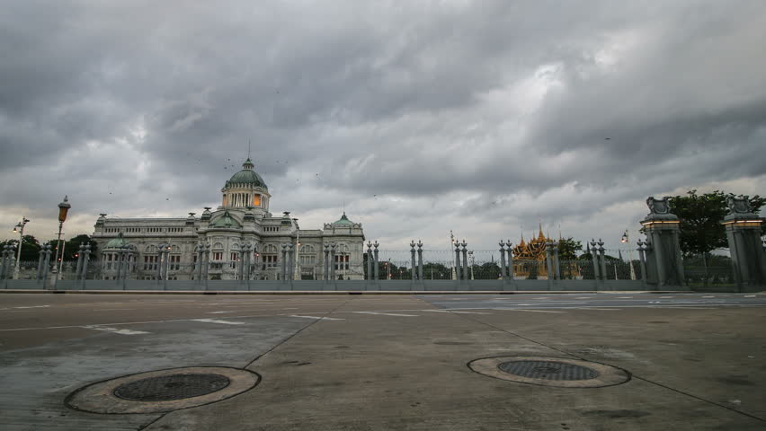 The Ananta Samakhom Throne Hall Timelapse at sunset Bangkok Thailand
