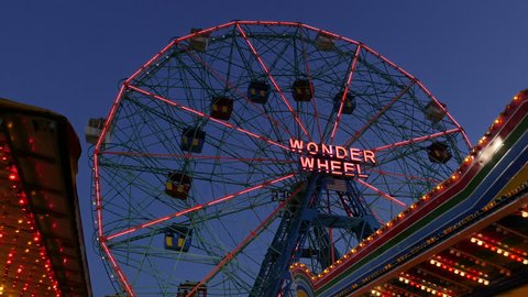 NEW YORK - AUGUST 08: Deno's Wonder Ferris Wheel Amusement Park in Coney Island on August 08, 2015 in New York. 