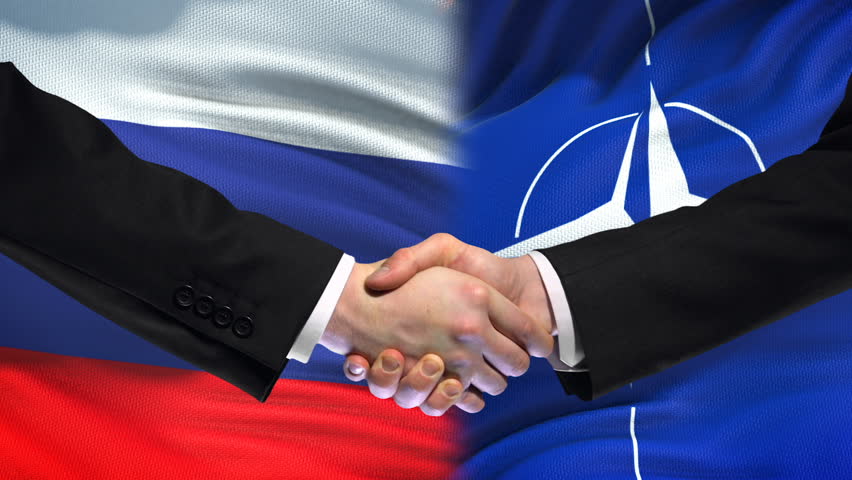 Руками нато. Рукопожатие Россия НАТО. Рукопожатие во Франции. Россия Франция рукопожатие. Дружеское рукопожатие России и Евросоюза.