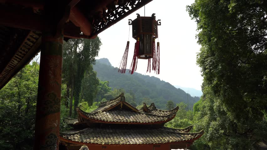 Cinese lantern in buddhist temple