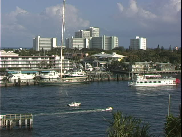 FORT LAUDERDALE, FLORIDA, 2004, Busy scene of the intercostal waterway