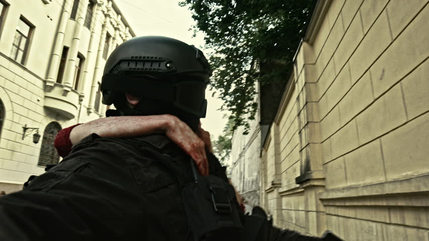 Bloodied vampire in battle.