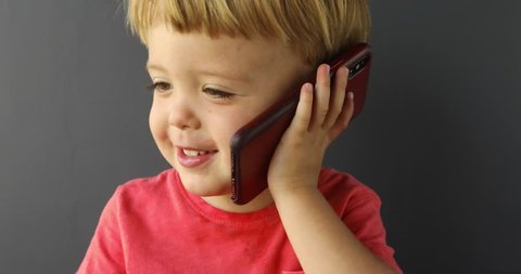 Child Is Talking On Cell Video De Stock 100 Libre De Droit Shutterstock