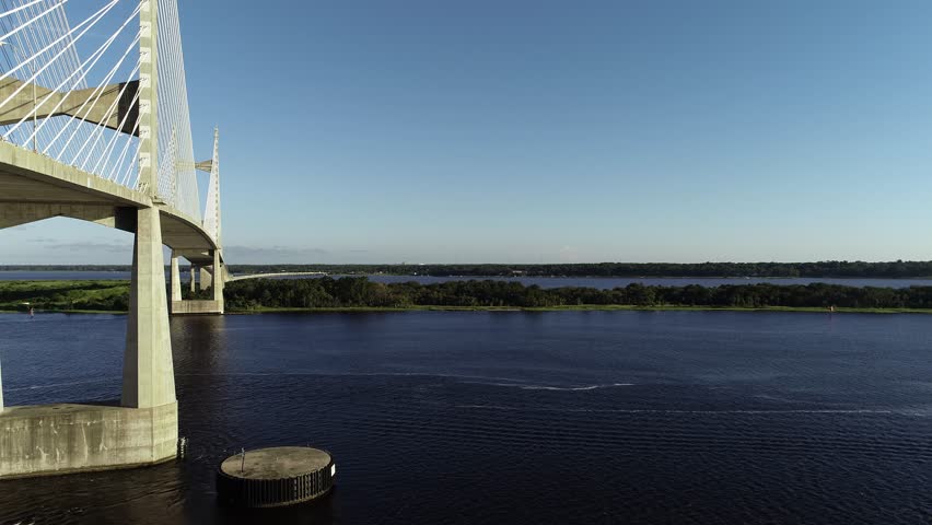 Bridge: Drone Slow rise shot : Dames Point Bridge