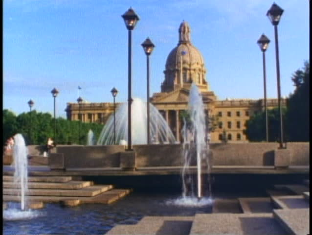 EDMONTON, ALBERTA, 1990, Alberta Legislative Building with fountains, wide shot