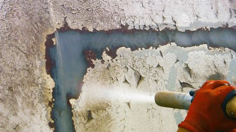 Vapor Blasting Steel Tanks Sandblasting Paint Off With Garnet And Water Sand Blasting