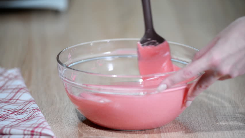 Pink cream, mousse. Preparation and whipping of pink fillings for confectionery products.