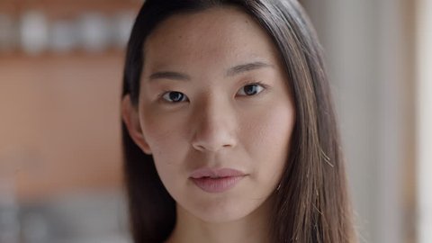 portrait beautiful asian woman smiling happy with natural skin complexion : vidéo de stock