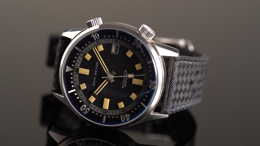 compressor dive watch