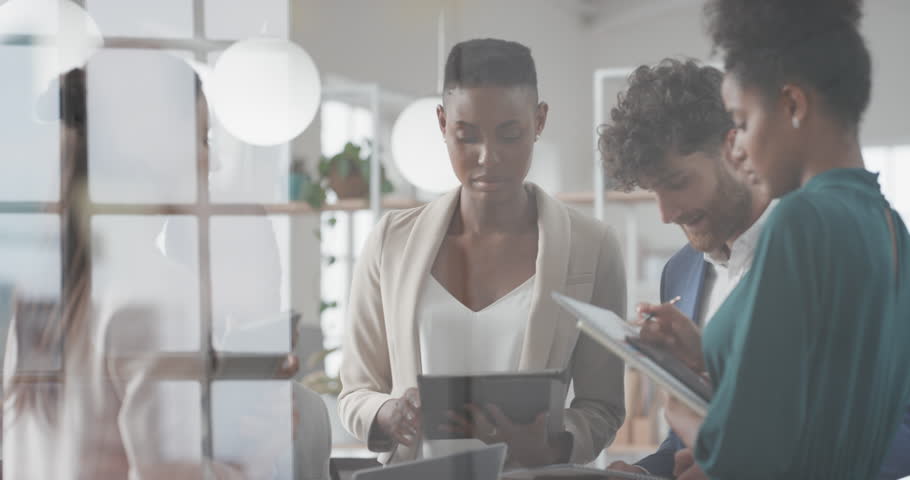 african american business woman manager meeting with corporate team discussing project sharing creative ideas enjoying teamwork in office workspace Royalty-Free Stock Footage #1025207180