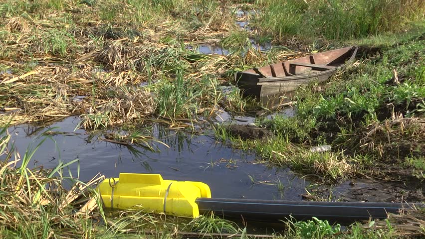 Extraction of sapropel. Pipeline for delivery of sapropel in the form of pulp to the shore to the place of dehydration and storage. Place alluvium sapropel in open warehouses. Floating pipeline. 
