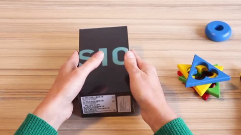 Unboxing Samsung Galaxy S10 - Cutting and Openning the Box (06 March 2019, Nis, Serbia)