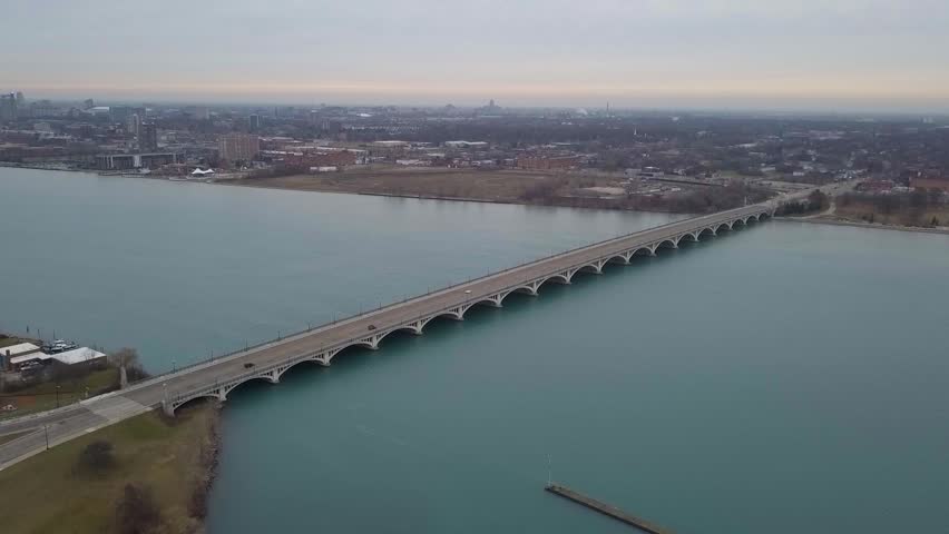 216 Detroit old Bridge skyline