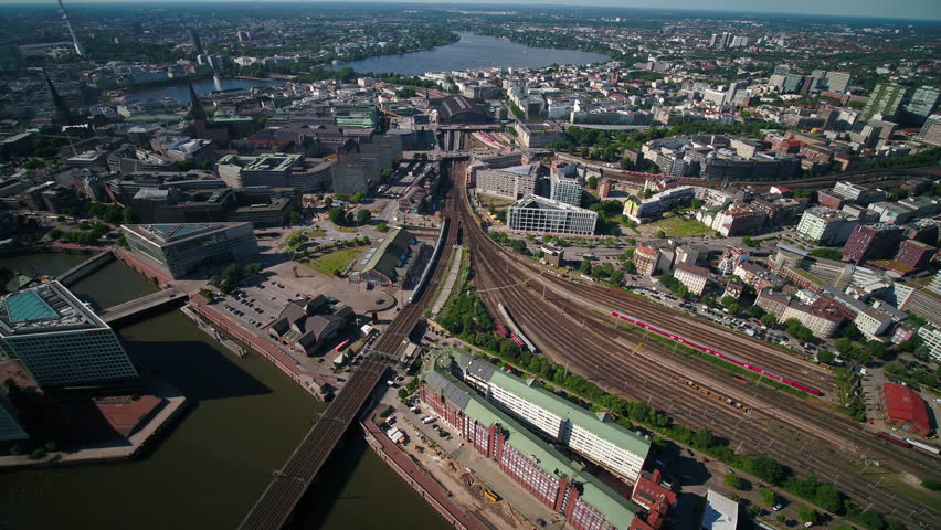 Aerial Germany Hamburg June 2018 Sunny Day 15mm Wide Angle 4K Inspire 2 Prores

Aerial video of downtown Hamburg in Germany on a sunny day with a wide angle lens.